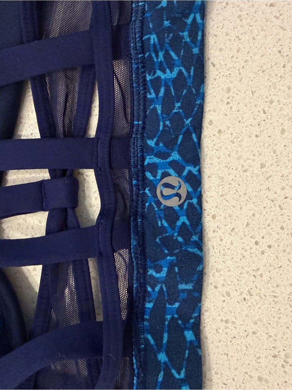 Lululemon Energy Bra (Exhale) in Samba Snake Kayak Blue Hero Blue Size 6 - Picture 6 of 10